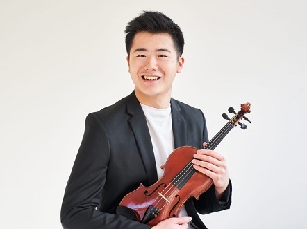 Friday, 25 July at 8 PM Simon Zhu, winner of the Paganini Prize,<br> at Villa San Michele 